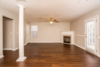 4085 Mission Way in Mcdonough, GA - Foto de edificio - Building Photo