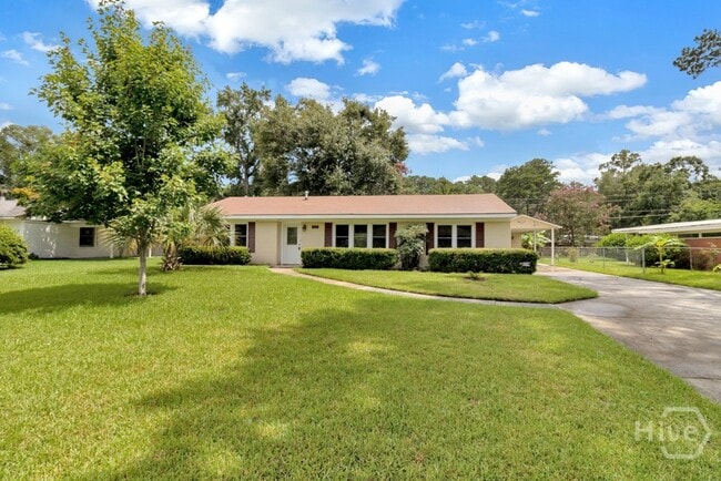 property at 319 Tanglewood Rd