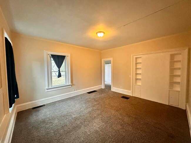 1016 Haskell Ave, Unit #1 in Rockford, IL - Building Photo - Building Photo