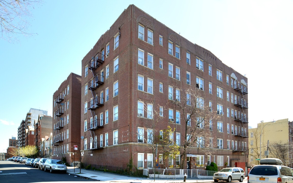 2500 WEBB AVENUE in Bronx, NY - Building Photo