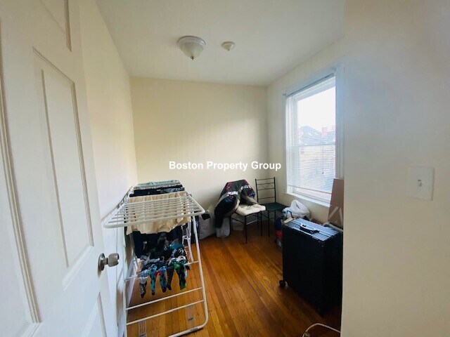 74 Chester St, Unit 2 in Boston, MA - Foto de edificio - Building Photo
