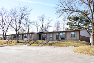 Ashgrove Apartments in Florence, KY - Building Photo - Building Photo