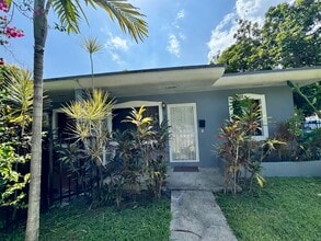 6432 NE 1st Ct in Miami, FL - Foto de edificio - Building Photo