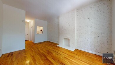 348 E 87th St in Manhattan, NY - Building Photo - Building Photo