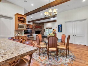 330 Rancho Cir in Las Vegas, NV - Building Photo - Building Photo