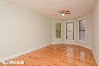 636 W Oak St, Unit A02C in Chicago, IL - Building Photo - Building Photo