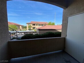 3541 Desert Cliff St in Las Vegas, NV - Building Photo - Building Photo