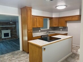 2896 Kenco Ave in Redding, CA - Building Photo - Building Photo