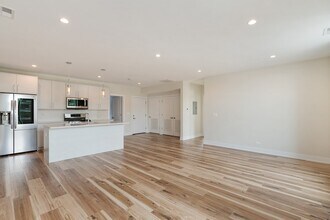 5131 N Lincoln Ave-Unit -302 in Chicago, IL - Building Photo - Building Photo