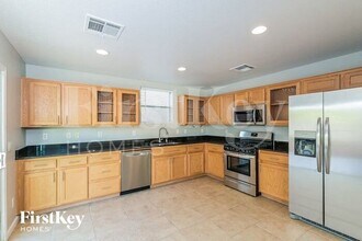 2569 Wild Ambrosia Ave in Henderson, NV - Building Photo - Building Photo