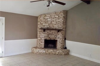 102 Hitching Post Rd in Kyle, TX - Building Photo - Building Photo