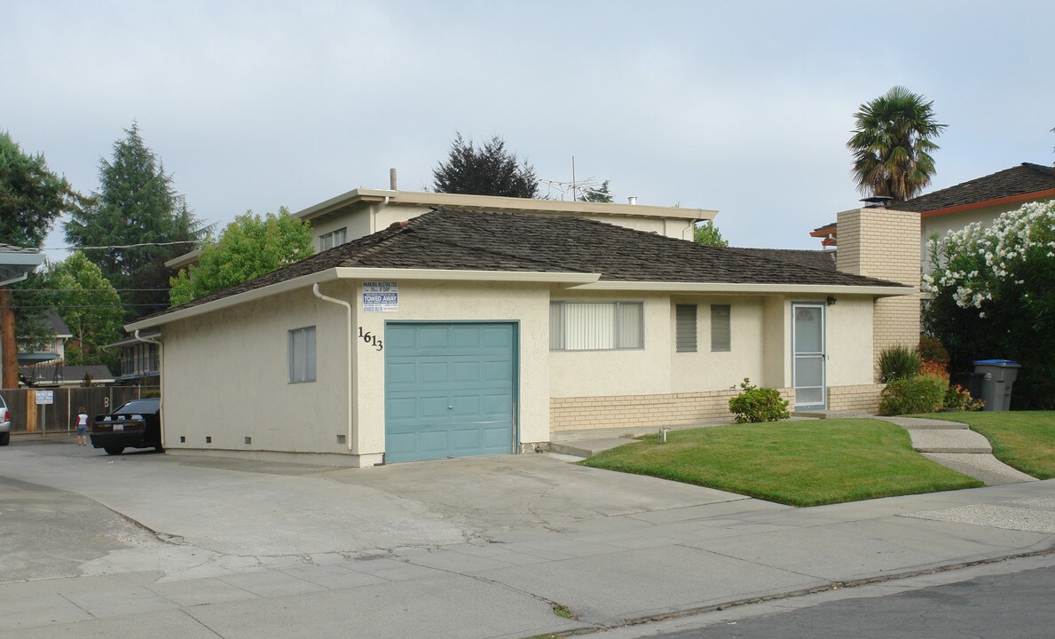 1613 Beck Dr in San Jose, CA - Building Photo