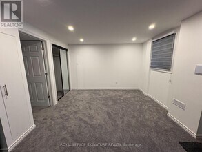 43 Parktree Dr in Vaughan, ON - Building Photo - Building Photo