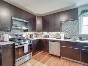 354 Beacon St, Unit 3 in Somerville, MA - Building Photo - Building Photo