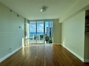 6515 Collins Ave, Unit #905 in Miami, FL - Building Photo - Building Photo