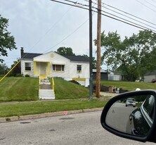 1494 Diagonal Rd in Akron, OH - Building Photo