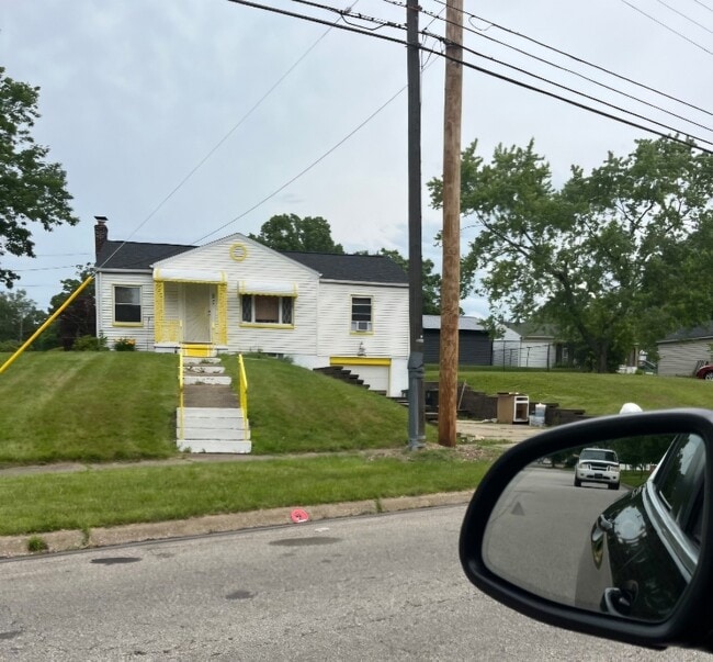 property at 1494 Diagonal Rd