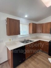 249 W Irving St in Lincoln, NE - Building Photo - Building Photo