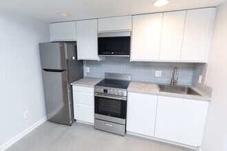 1304 Riggs St NW in Washington, DC - Foto de edificio - Building Photo