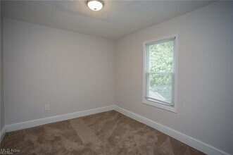 839 E 100th St in Cleveland, OH - Building Photo - Building Photo