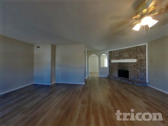 5612 Cherilee Ln in Haltom City, TX - Building Photo - Building Photo