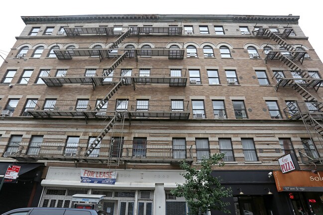 29 Avenue B in New York, NY - Building Photo - Building Photo