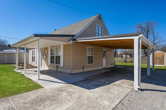 9338 Ponder Ln in Louisville, KY - Building Photo - Building Photo