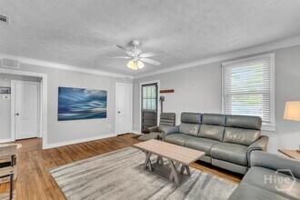 404 E 66th St in Savannah, GA - Building Photo - Building Photo