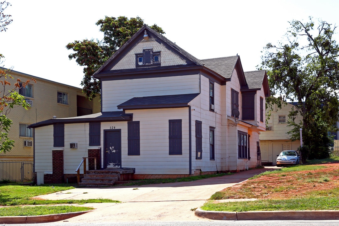 524 NW 8th St in Oklahoma City, OK - Foto de edificio