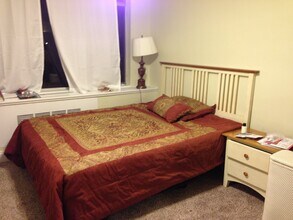 1021 Arlington Blvd, Unit 540 in Arlington, VA - Foto de edificio - Building Photo