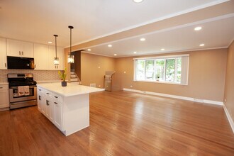 9012 89th St in Oak Lawn, IL - Building Photo - Building Photo