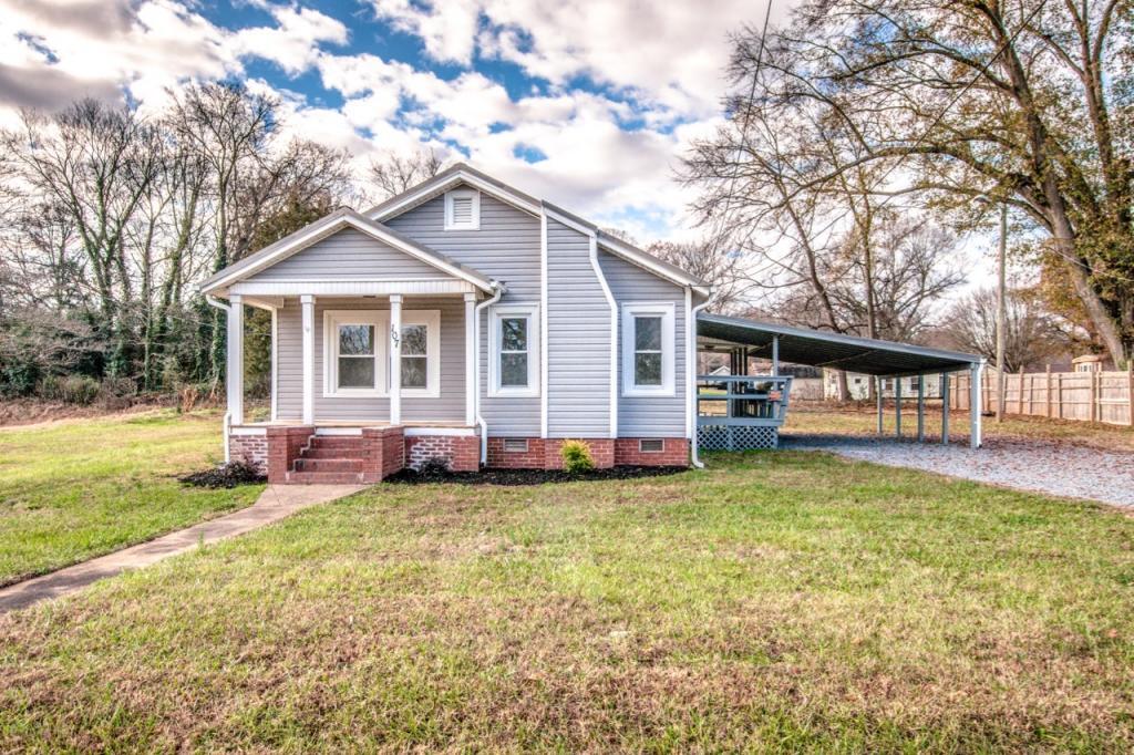 107 Rose St in Mount Holly, NC - Building Photo