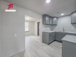 1161 SE 19th St in Oklahoma City, OK - Foto de edificio - Building Photo
