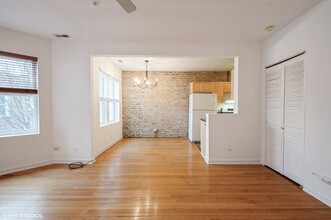 4423 N Lawndale Ave in Chicago, IL - Foto de edificio - Building Photo