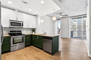 855 Peachtree St NE in Atlanta, GA - Building Photo