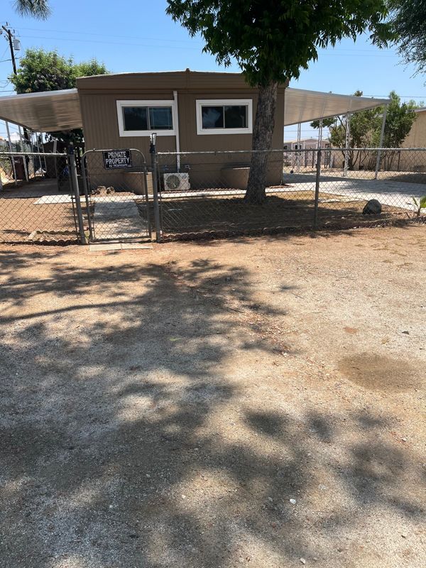 18260 Cajalco Rd in Perris, CA - Building Photo - Building Photo