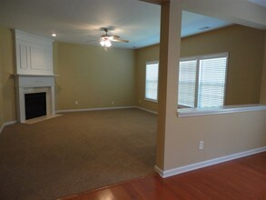 2737 Autumn Bluff Way in Lawrenceville, GA - Building Photo - Building Photo
