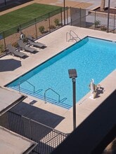 Courtyard 525 Apartments in Las Vegas, NV - Foto de edificio - Building Photo