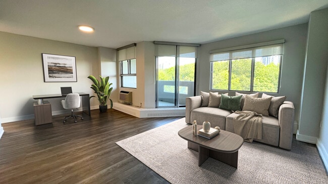 The Valleywoods in Mississauga, ON - Building Photo - Building Photo