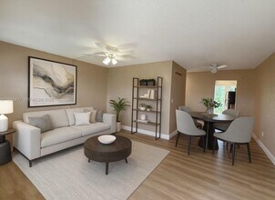 1451 NE 170th St in North Miami Beach, FL - Building Photo - Building Photo