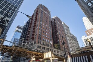 208 W Washington St in Chicago, IL - Building Photo