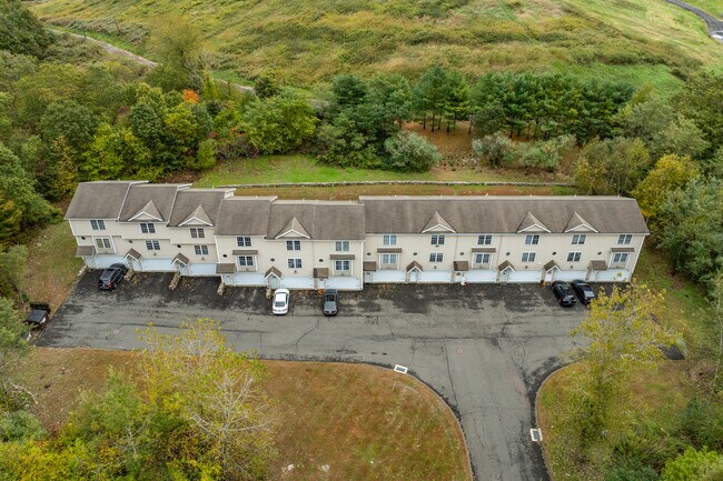 180 Grilley Rd in Waterbury, CT - Building Photo - Building Photo