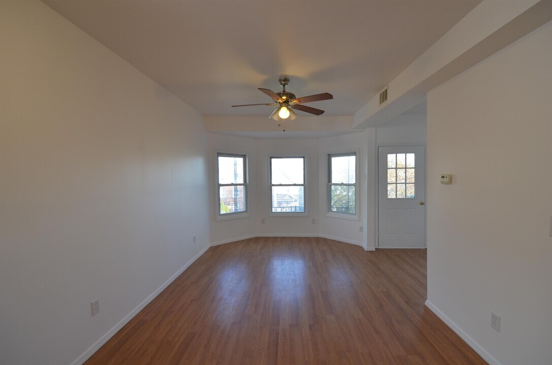 211 Duncan Ave in Jersey City, NJ - Building Photo