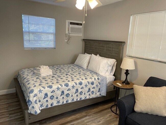 2640 NE Indian River Dr in Jensen Beach, FL - Building Photo - Building Photo