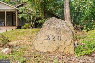 220 Martin Ln in McGaheysville, VA - Building Photo - Building Photo