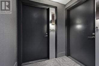 2916 Hwy 7 in Vaughan, ON - Building Photo - Building Photo