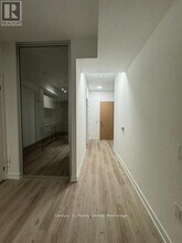 395 Square One Dr in Mississauga, ON - Building Photo - Building Photo