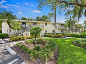 28100 Pine Haven Way in Bonita Springs, FL - Building Photo