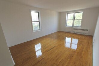 144-87 41st Ave in Queens, NY - Building Photo - Building Photo