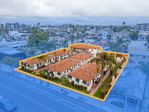Casa Bella Court in San Diego, CA - Building Photo - Building Photo